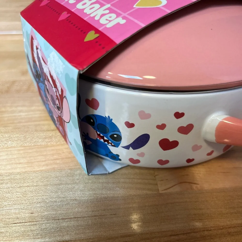 Stitch Heart Brie Baker NWT